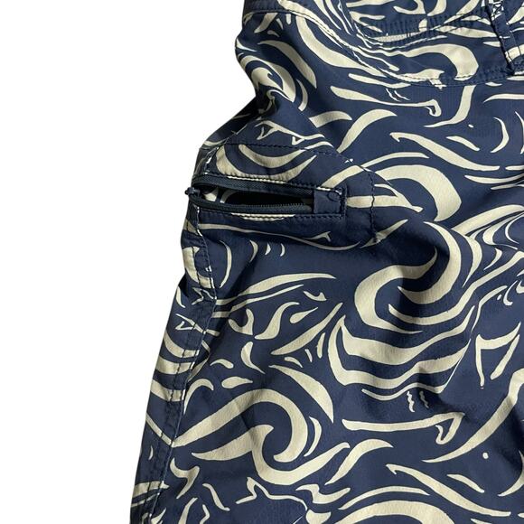 Vineyard Vines Mens Board Shorts Size 38 Blue Waves Stretch Surf Swim Trunks - Picture 5 of 9